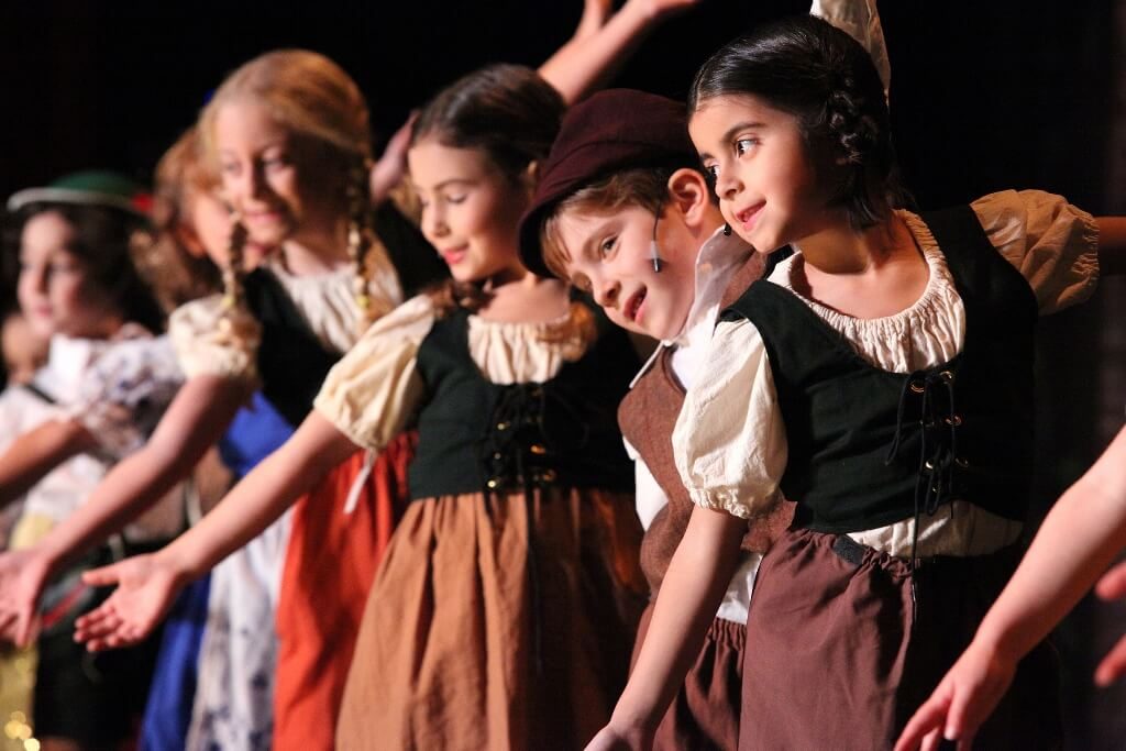 Cast members of Hansel and Gretel
